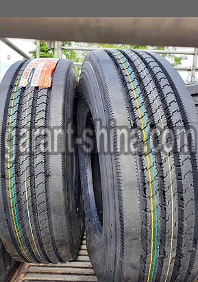 Deestone SV401 (рулевая) 295/80 R22.5 152/149M 16PR - Фото протектора шин с этикеткой